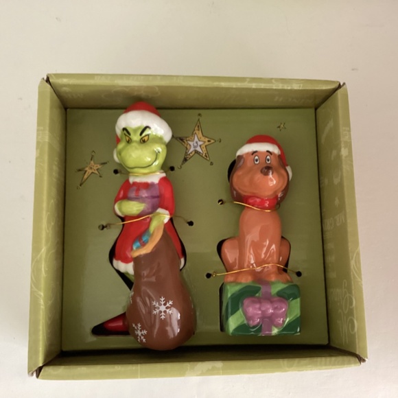COPY - Dr Seuss The Grinch And Max Christmas Holiday Salt And Pepper Shakers Br… - Picture 2 of 5